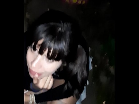 ❤️ Pe stradă penisul umflat în schimbul unor bomboane ☑  at porn ro.novoporn.ru ❌️